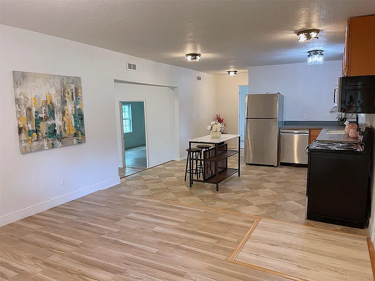 2726 Shady Creek Ln — Photo 2