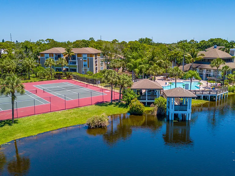 Palm Cove Apartments — Photo 76