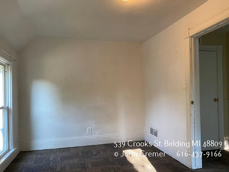 539 Crooks St — Photo 16