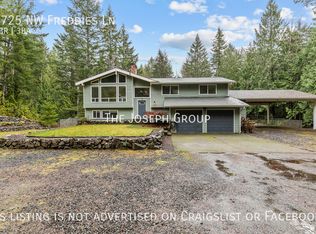 8725 NW Freddies Ln, Bremerton, WA 98312