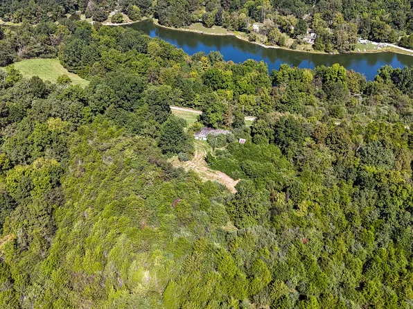 948 Arrowhead Lake Rd, Sadieville, KY 40370