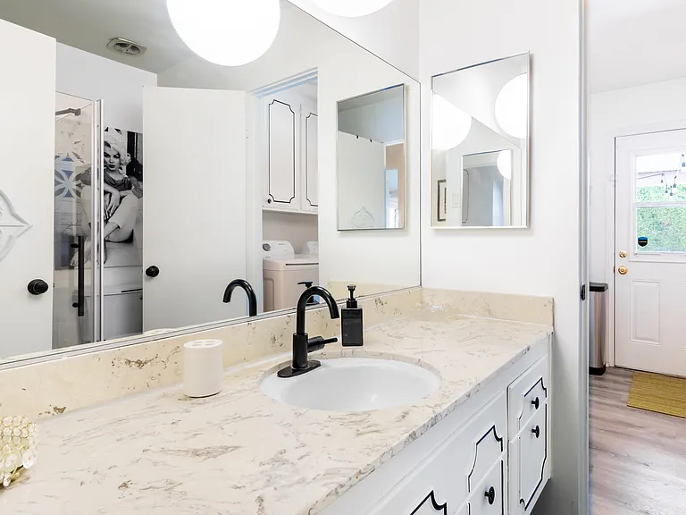 1390 S San Joaquin Dr — Photo 18