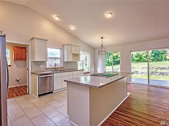 4th image of 13516 144th Ave NW