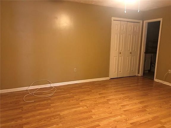 5th image of 7213 Yorktown Dr