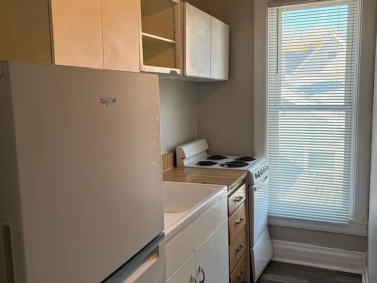 2147 C Street — Photo 5