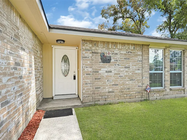 13327 N Thorntree Dr — Photo 3