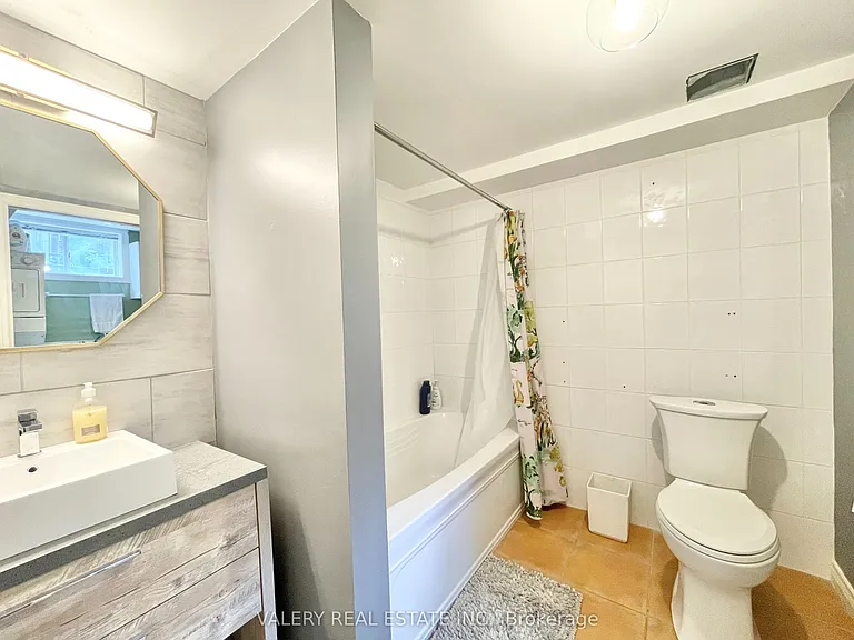 12 Weatherstone Ct #LOWER — Photo 21
