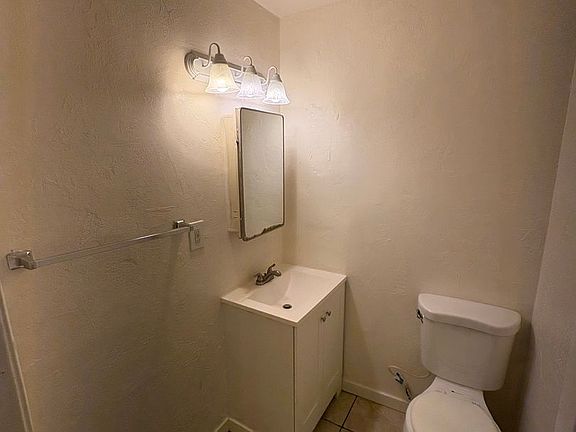 5th image of 1265 I St #A & B