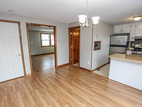 4th image of 24 Bluestone Dr #24