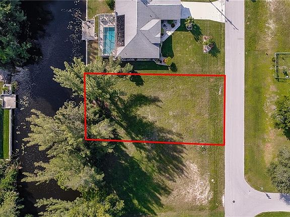 3rd image of 1404 SW 23rd St