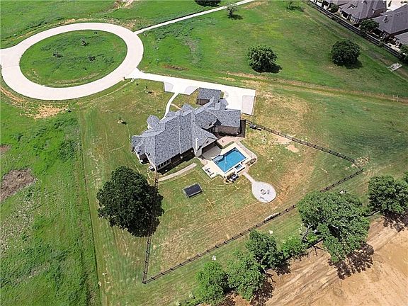 4th image of 140 Quiet Hill Cir