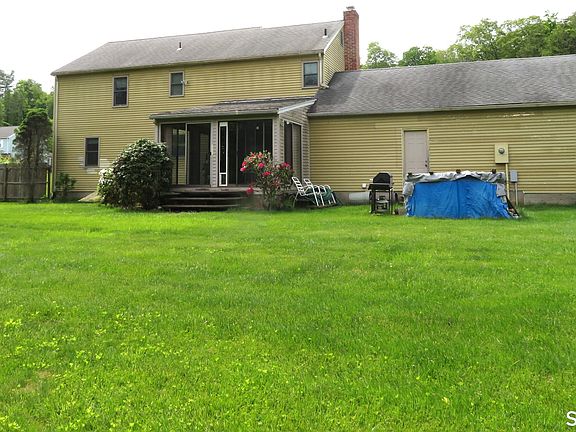 3rd image of 20 Watch Hill Road