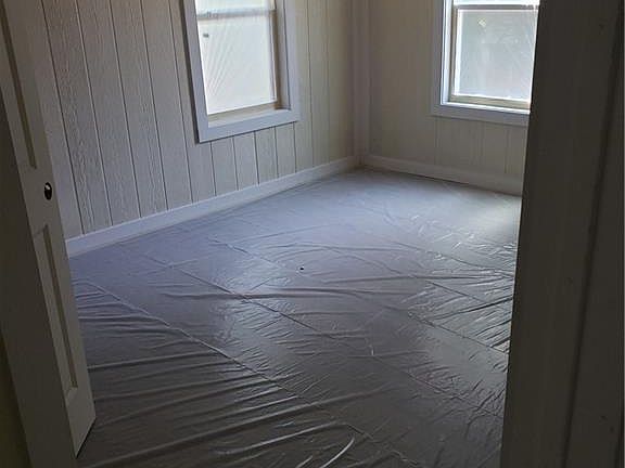 3rd image of 315 Byron St