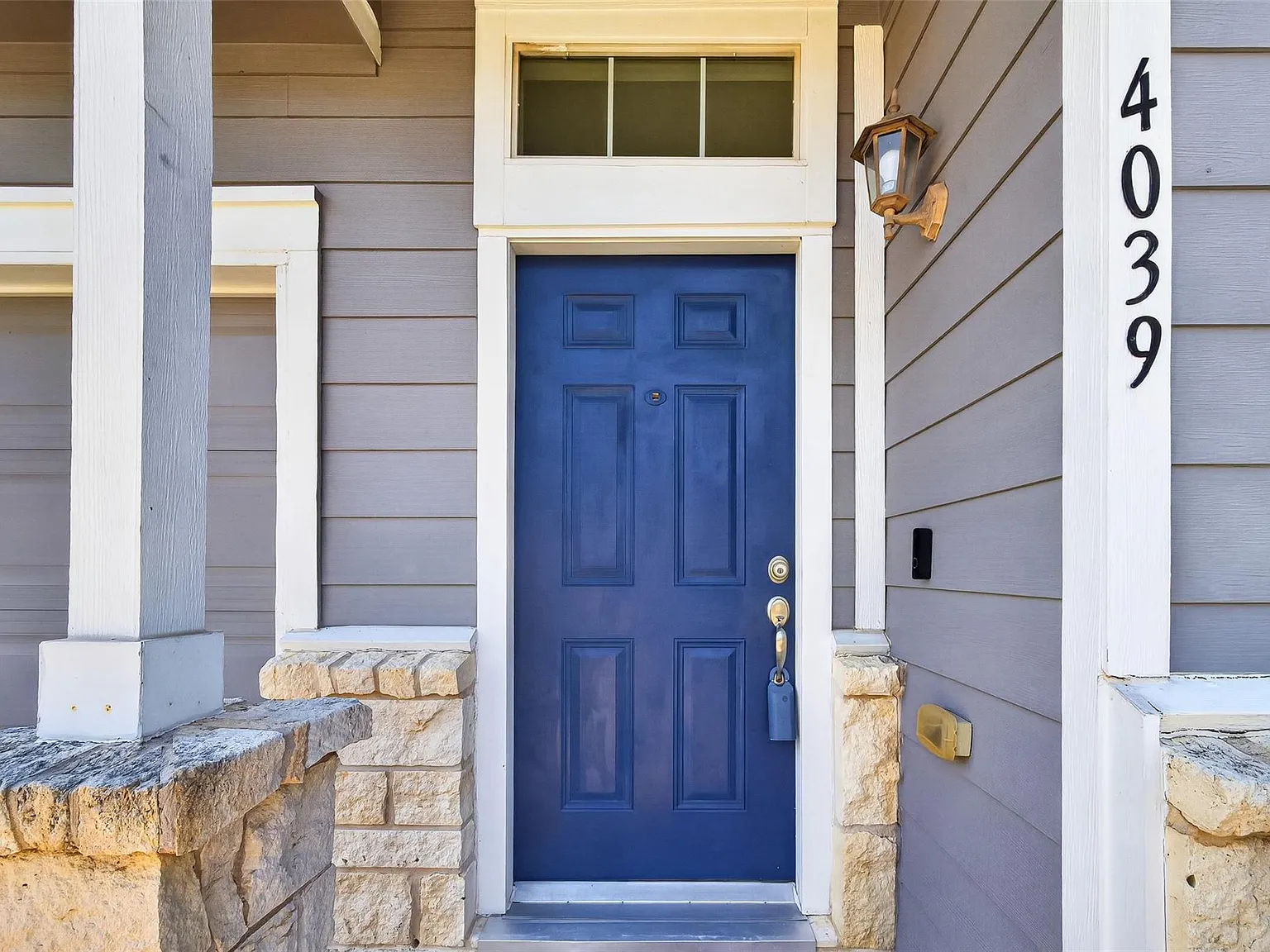 3 bed, 2.0 bath, 1251 sqft, $1,675 — Photo 3