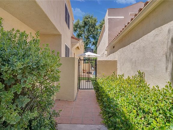 3rd image of 4349 Park Arroyo