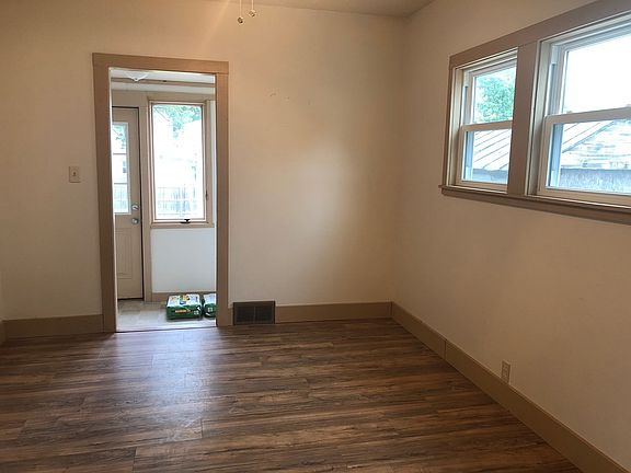 4th image of 423 Virginia Ave