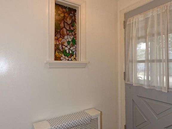 4th image of 626 Engleman Ave