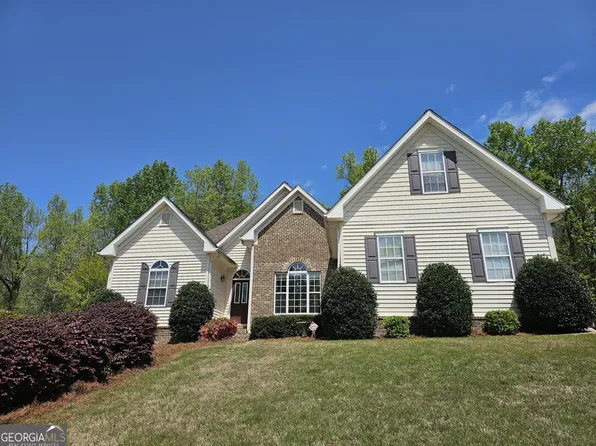 92 Glencrest Dr, Commerce, GA 30529