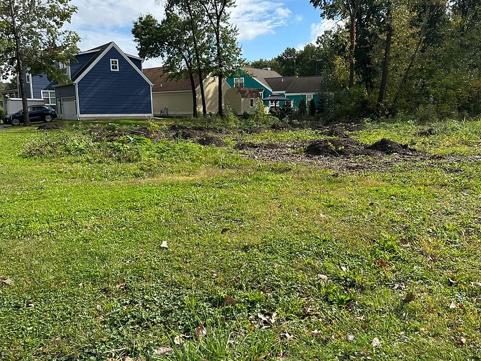 2nd image of 1145 Daniels Ct