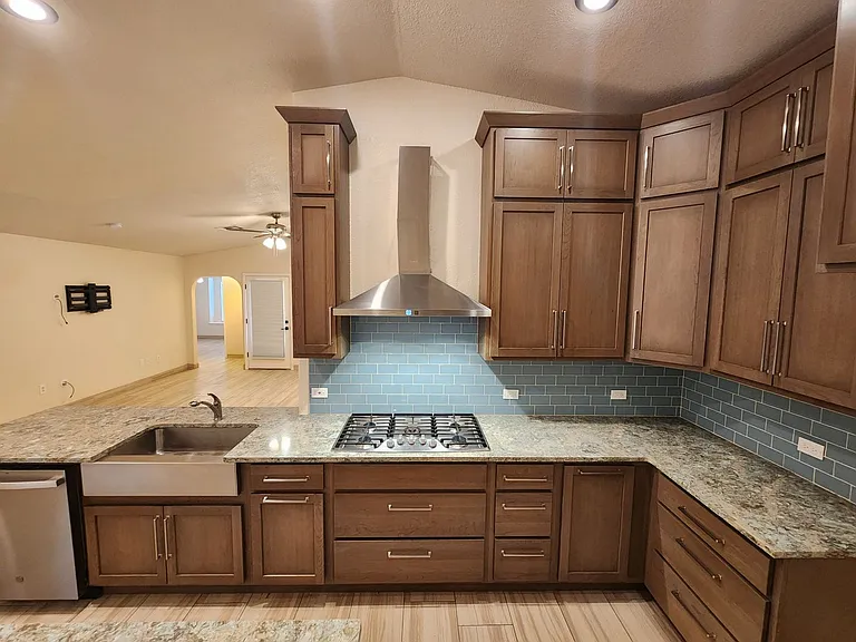 1535 Vajillo Ln — Photo 11