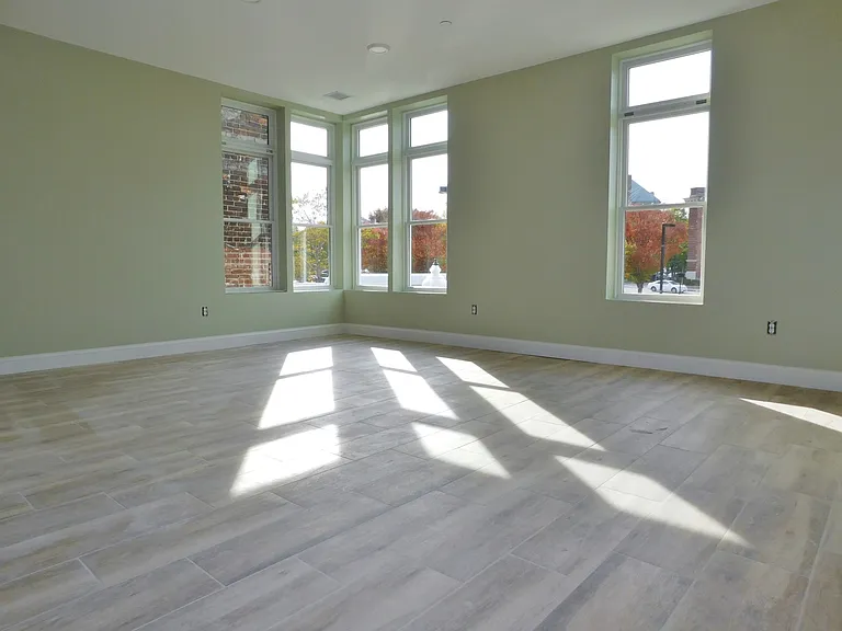 10 Roxbury St #2L — Photo 7
