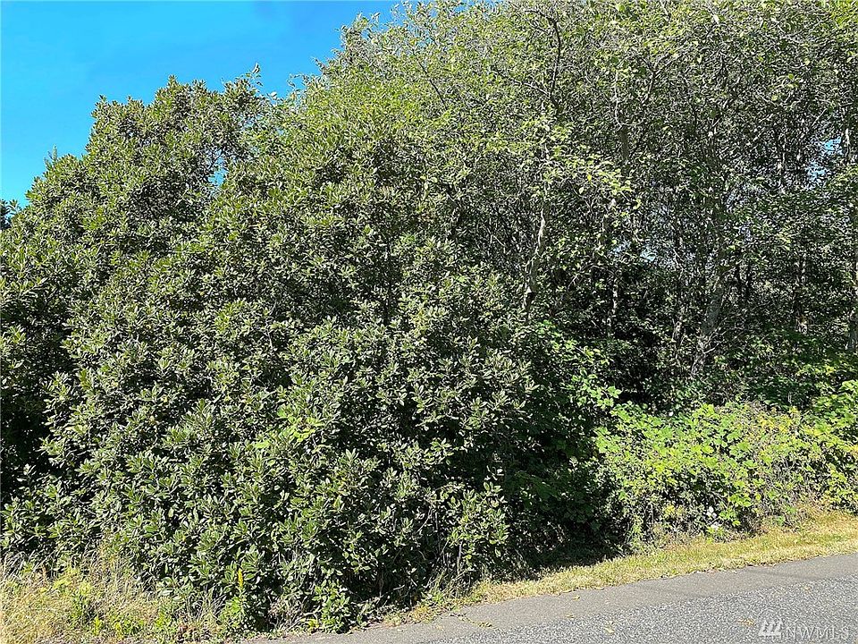 2nd image of 7 Woodland Dr