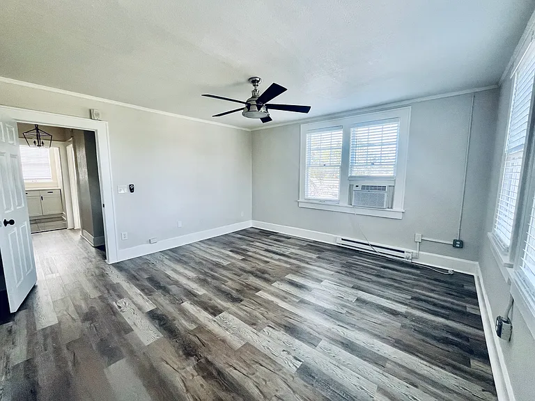 360 13th Ave NE — Photo 6