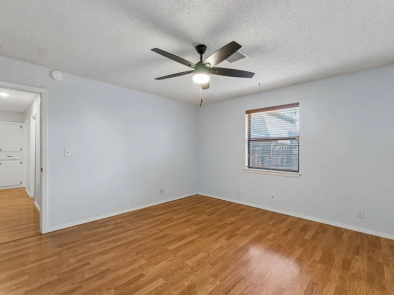 213 S Silver Dr — Photo 16