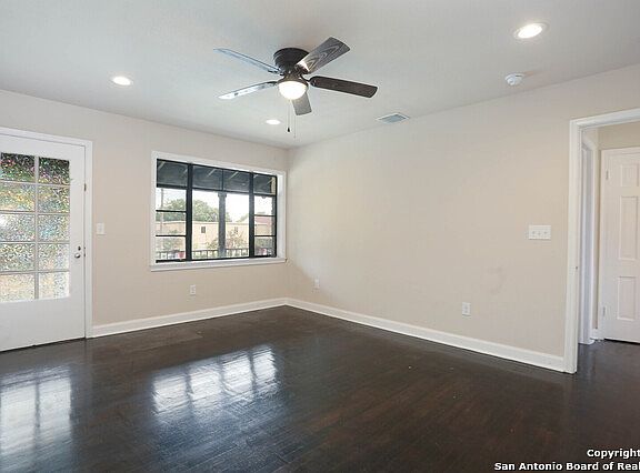 4th image of 635 Donaldson Ave