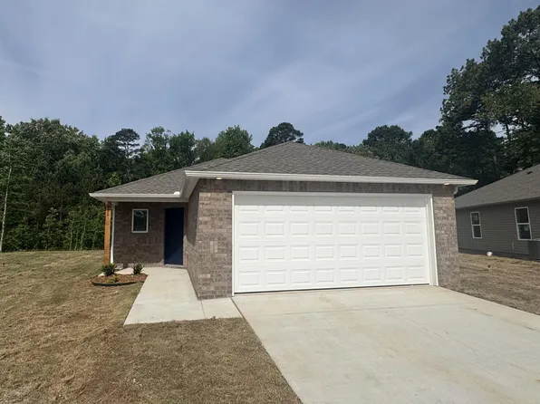 830 Gussy Ln, Benton, AR 72019