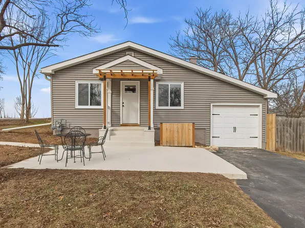 5310 W Orchard Dr, McCullom Lake, IL 60050