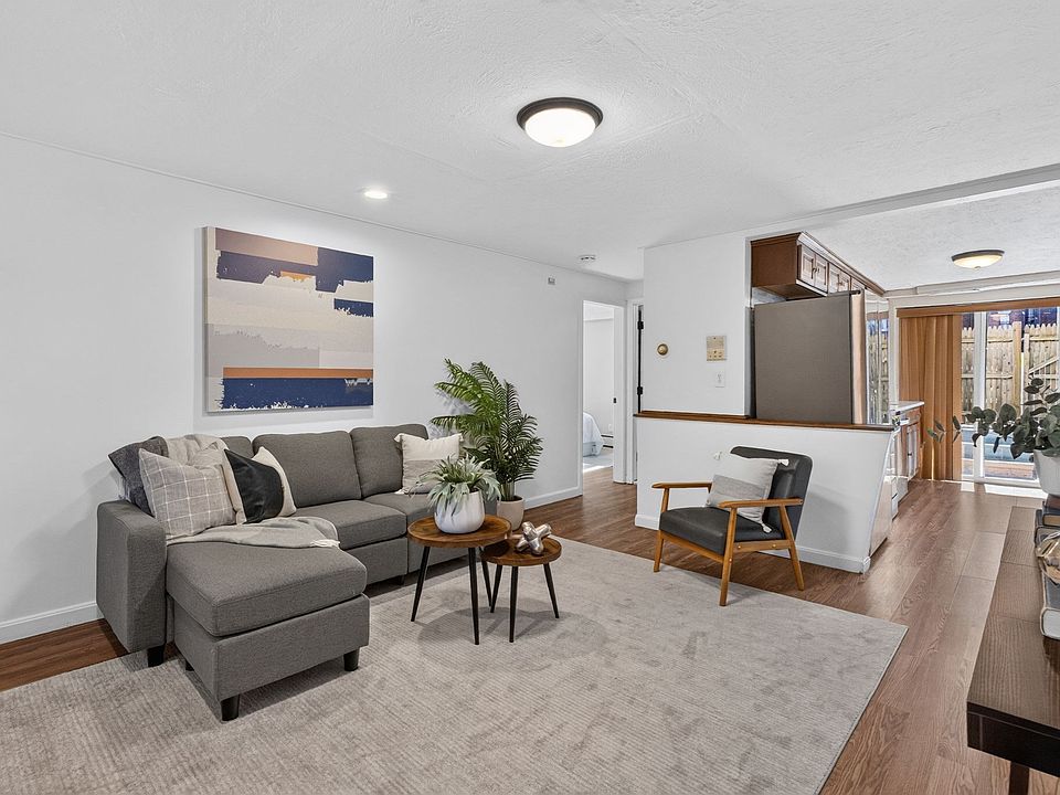 1st image of 1722 Commonwealth Ave APT 1