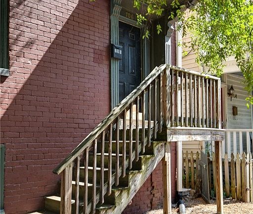 5th image of 706 W Clay St