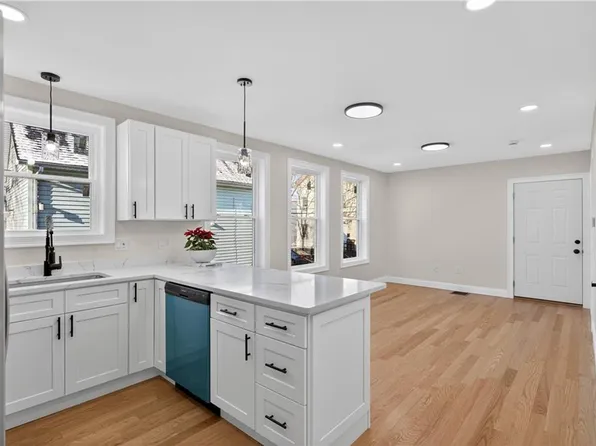 136 Houston St, Providence, RI 02905