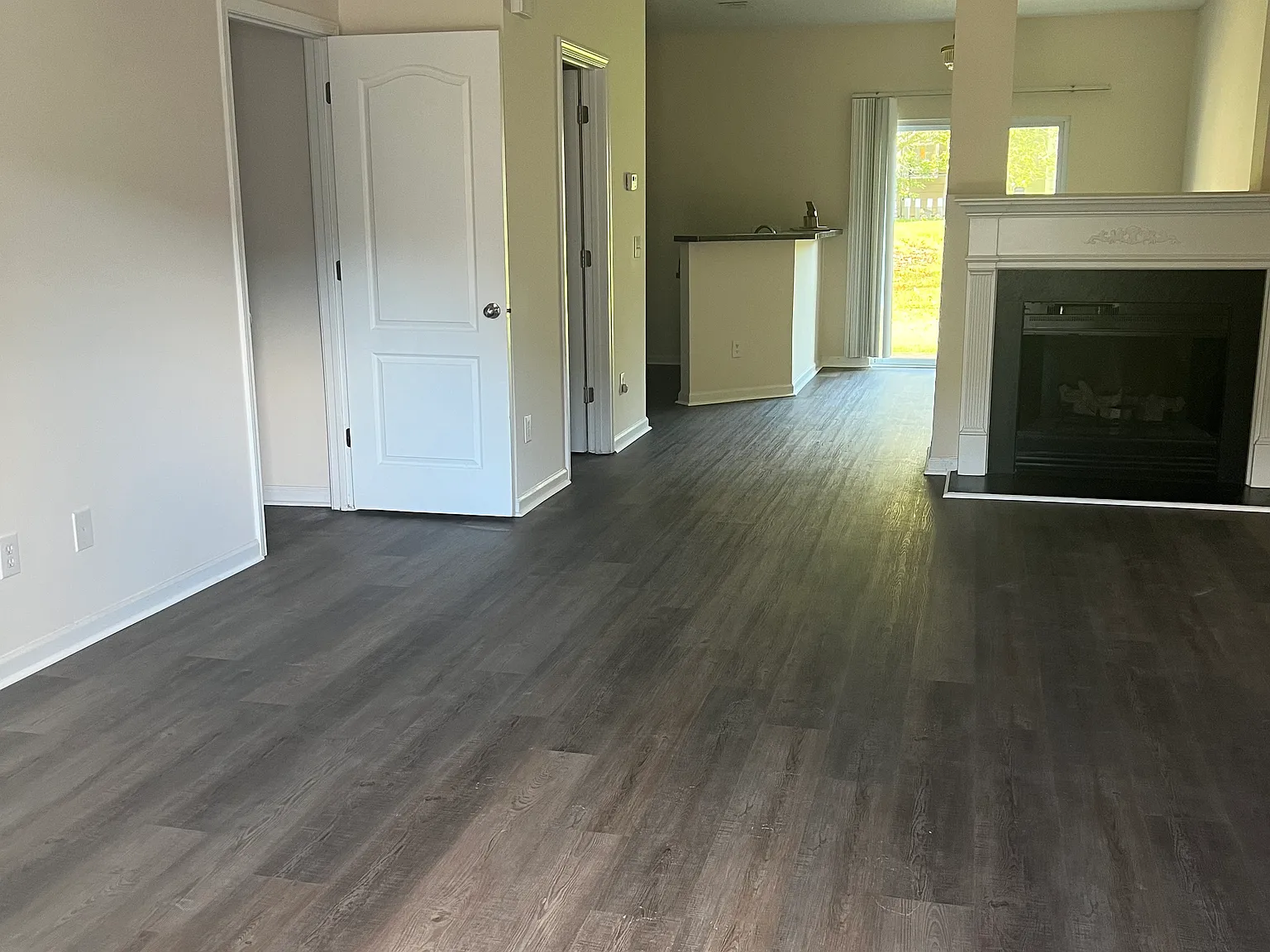 2 bed, 2.5 bath, 1398 sqft, $1,800 — Photo 3