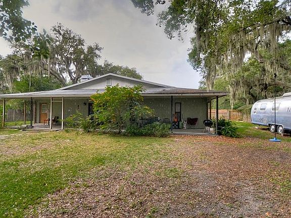 2nd image of 211 Hidden Lake Dr