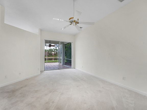 4th image of 411 SW Horseshoe Bay