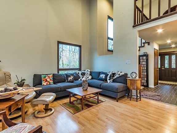 3rd image of 12629 Red Fox Dr
