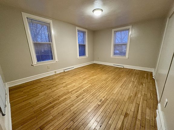 5th image of 134-138 E Spencer St #134