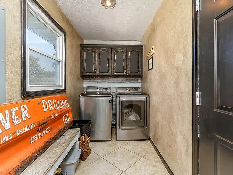 22915 Daisy Rd — Photo 12