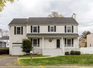 91 Alden St, Fairfield, CT 06824