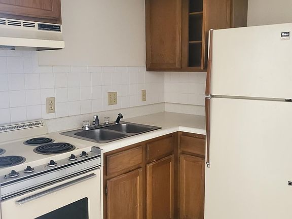 3rd image of 17 E 2nd Ave #4F