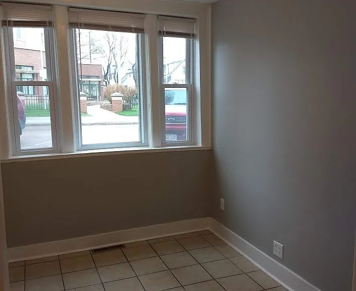 1638 N Arlington Pl — Photo 8