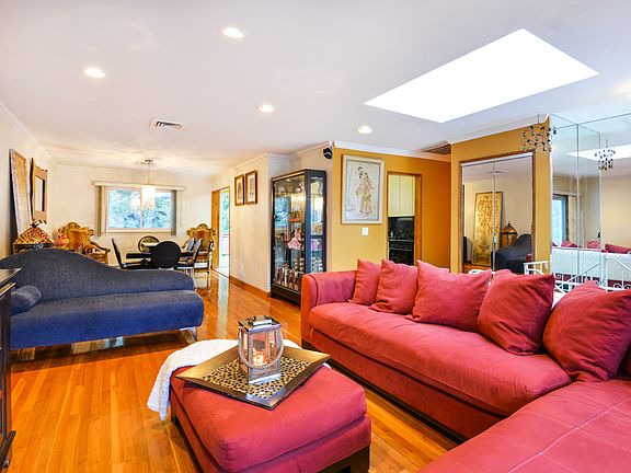 3rd image of 2515 Coral Ct