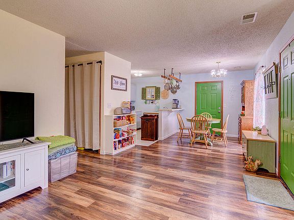5th image of 206 Plaza Drive
