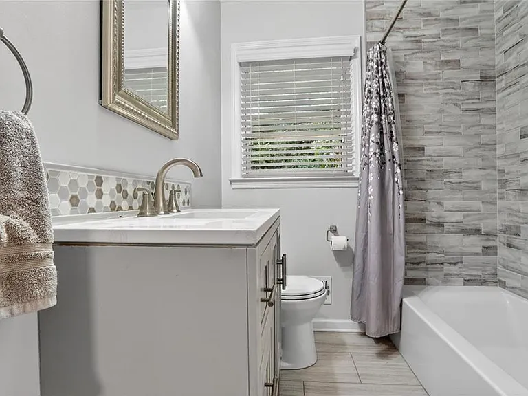 2560 Skyland Trl NE — Photo 12