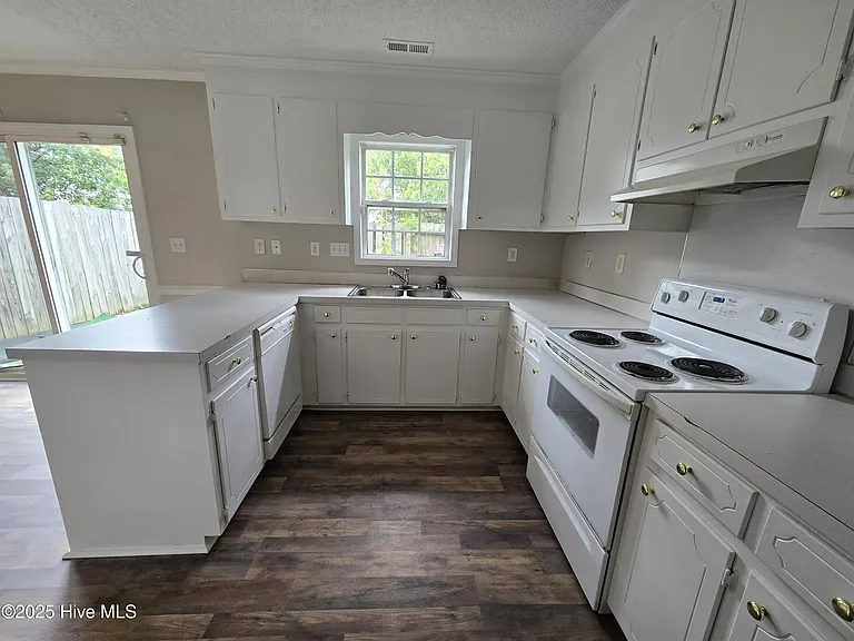 1015 Spring Forest Rd #F5 — Photo 8