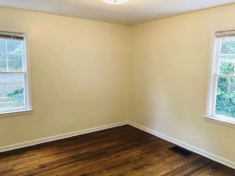 719 N Washington St — Photo 33