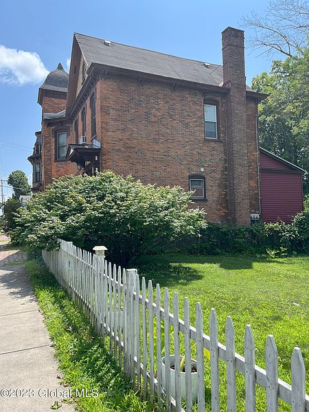 2nd image of 76 Walton Street