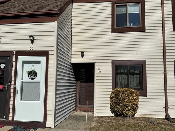 102 Whistler Court #102, Middle Island, NY 11953